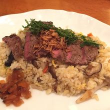 ガーリックピラフステーキ1730円