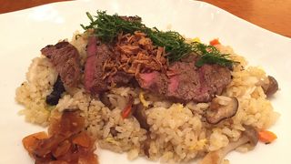 ガーリックピラフステーキ1730円を頂きました。