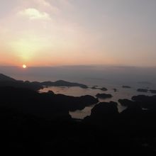 夕日がまぶしい