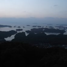 完全に陽が沈んだ後の九十九島