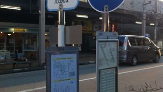 高山では徒歩で観光するしかないかも。バスは本数が少ないです。