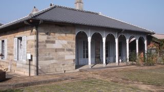 こぢんまりとしているが保存状態のよい洋館