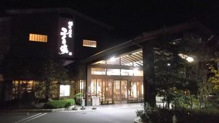 稲佐山の中腹　長崎の夜景を見ながら入れる露天風呂