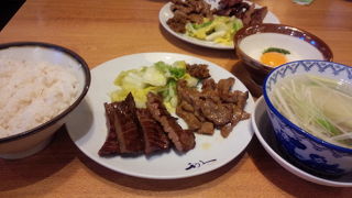 刺身の盛り合わせや海鮮丼などもありました。