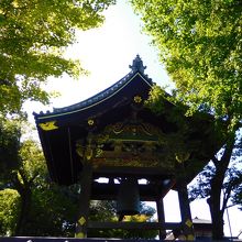 飛雲閣横にある鐘楼