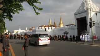 一般弔問を行っていました