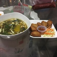 ゲーンと唐揚げ