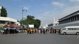 入場に際して、ＩＤチェックと手荷物検査がありました