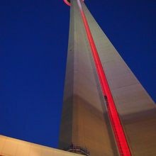 高くそびえたつタワー