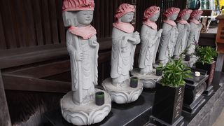 お地蔵さんが並んでいました