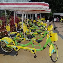 マラッカタワーの下