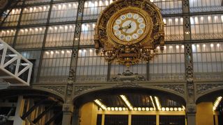 木曜は２１時４５分までオープン　少しすいています。