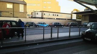 意外と中は広いです