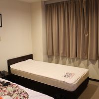 ベッド２つの部屋（布団は１つのみ）