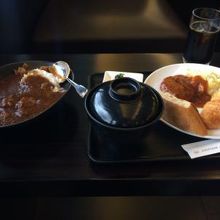 今回はカレーメイン、炭水化物祭りです。