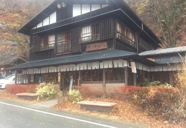 峠の上にある茶屋