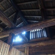 天井はこんな感じ。