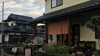 周りには、松代大本営跡や象山神社が有って、観光を楽しんで休憩を兼ねて、カフェとして利用する事をおすすめします。