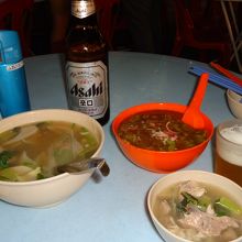 トムヤムクンなのに海老がはいってない、バクテーはおいしい