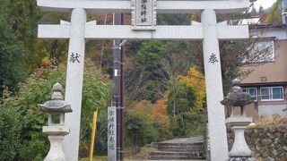 智頭宿にある緑に包まれた神社
