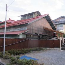 ジモ湯（地元民専用温泉）2軒と、大和温泉の3軒が固まってある