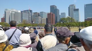二重橋や坂下門前の広場