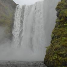 落下水量の多い豪快な滝