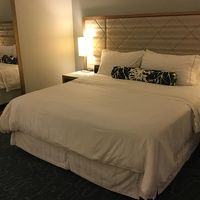 ベッドルーム。当然、トイレ、風呂も付いています。