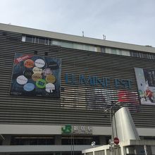 新宿駅直結の駅ビルです