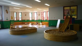 藤城清治の影絵作品に圧倒される