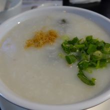 朝、来て食べたかったピータン粥です