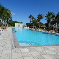 プールは大人用2個、子供用1個あり、静かに使えます。