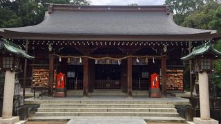 隣に門下生も祀ってあります