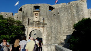 旧市街への入口