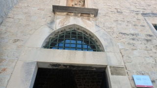 入口が分かりにくい