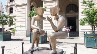 変わった像があります