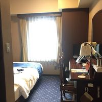 狭いですが寝るだけなので十分です