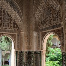 「リンダラハのバルコニー」から望む「リンダラハの中庭」