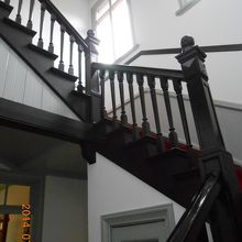 モスリン事務所の中