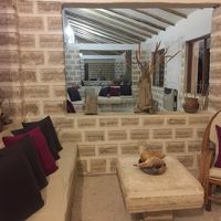 こんなソファーコーナーが沢山あります。