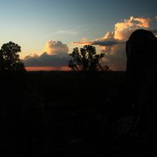 夕日は雲の向こう