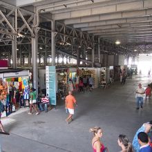 お店がいっぱい。