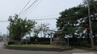 新発田城近くの石碑