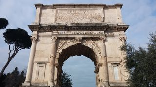 ローマで現存する最古の凱旋門