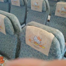 座席  キティちゃんだらけ