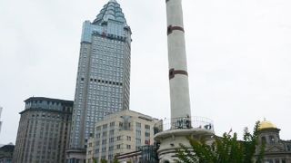 ここから外灘歴史的建造物群が並んでいます