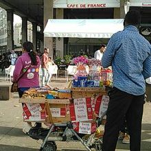 甘いもの売ってます