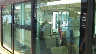 昼間の時間帯は比較的空いている場合があります