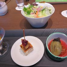 前菜とサラダ