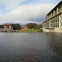 中庭とホテル本体